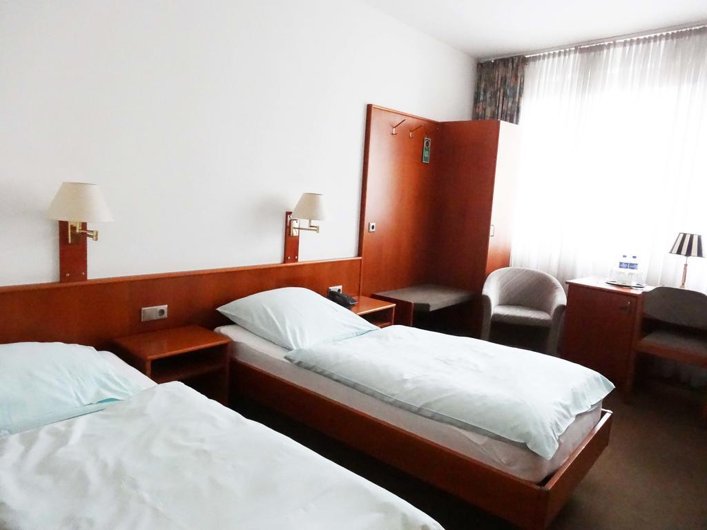 Zentral Hotel Poststuben Κρέφελντ Δωμάτιο φωτογραφία
